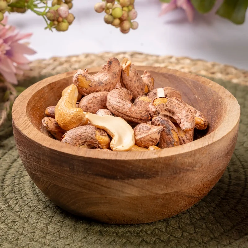 Noix de cajou grillées avec la peau